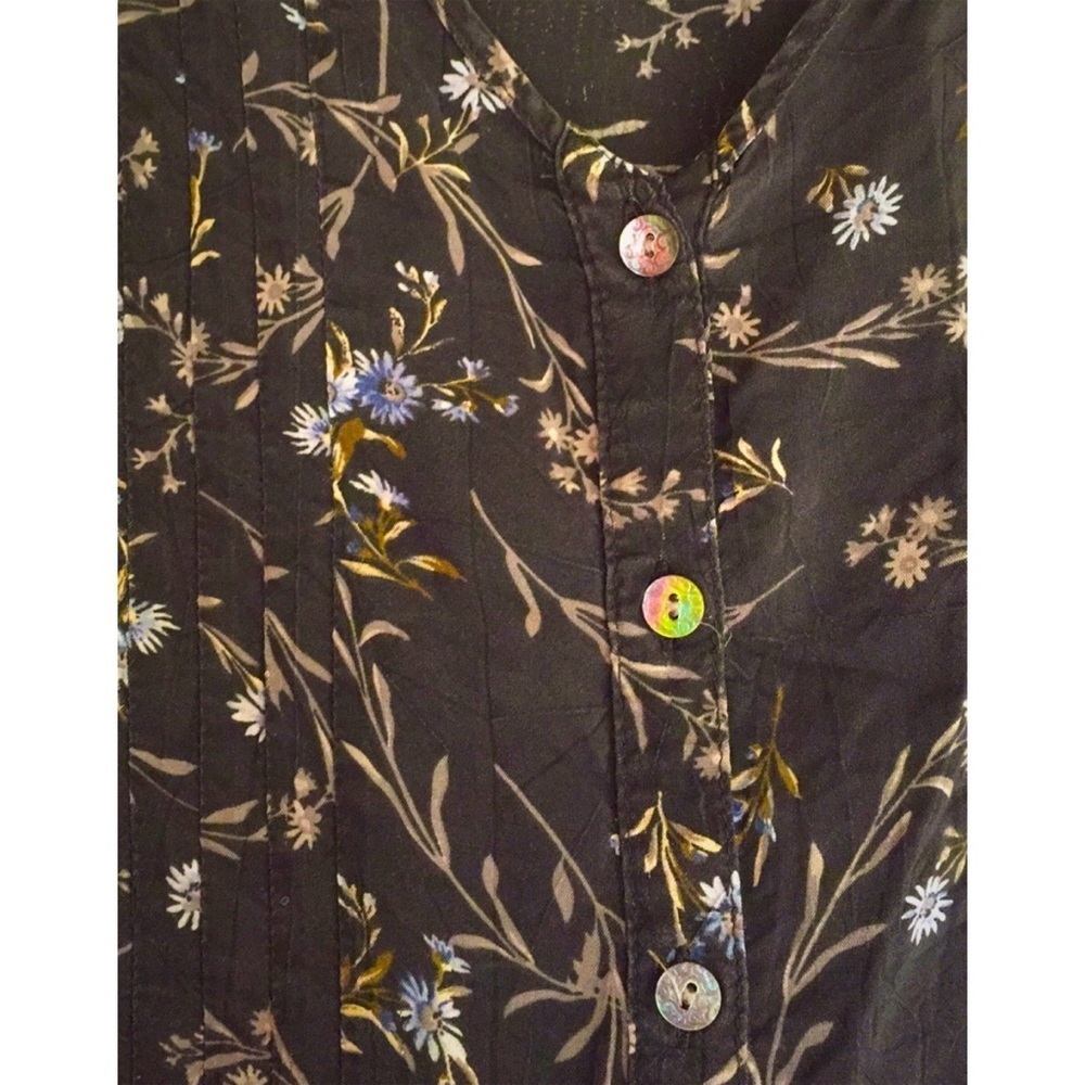 J. Jill ditzy floral print pin tuck blouse top - Picture 2 of 3